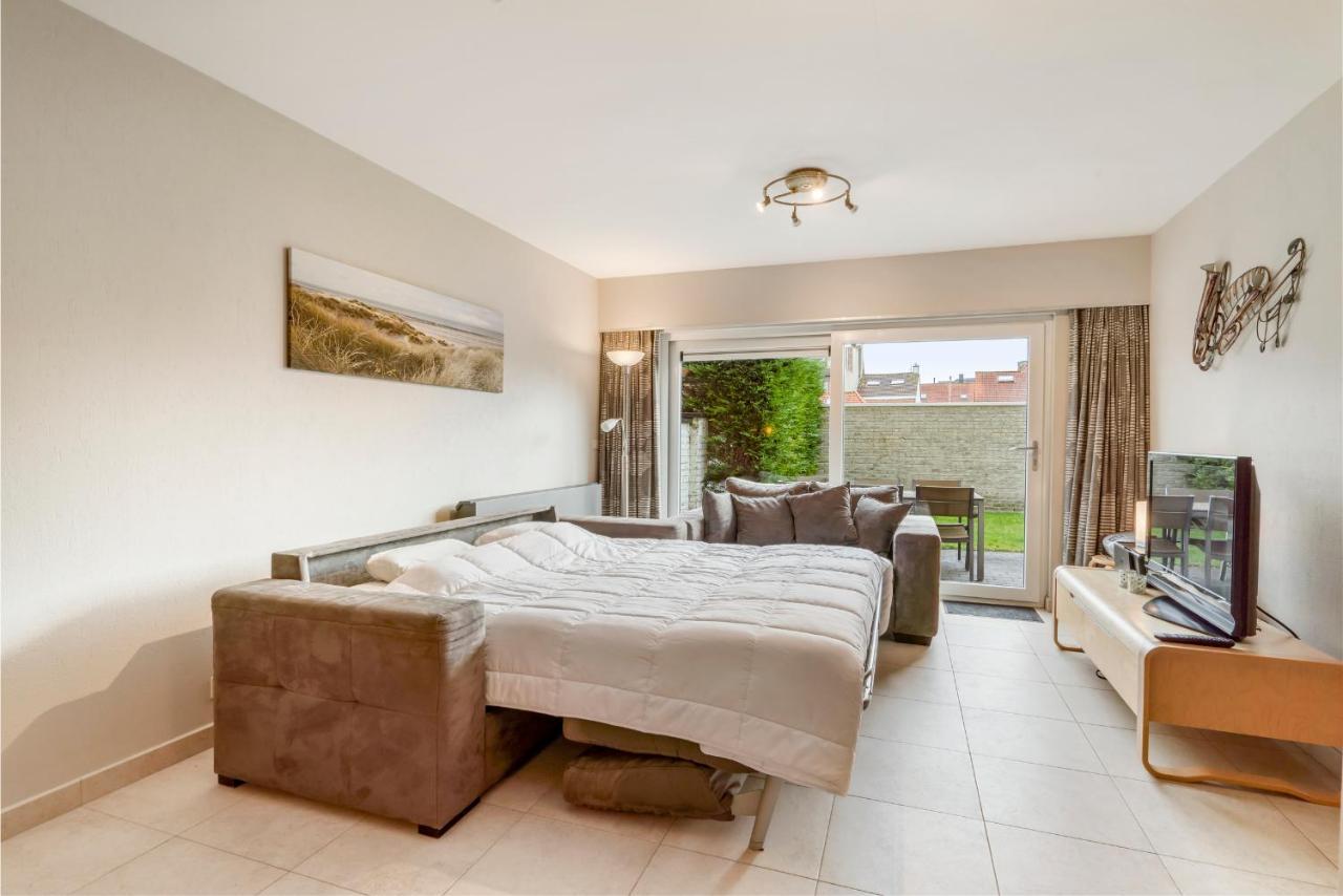 Luxury With Garden Close To The *